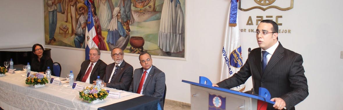 Altas casas de estudios y comunidades de profesores y académicos en funsión de la formación profesional.