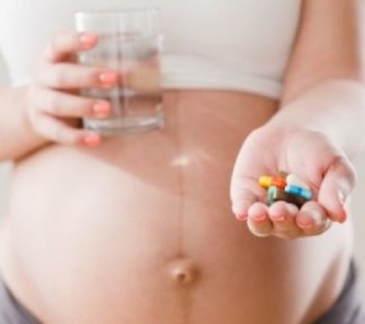Dar antibióticos a la madre durante el parto altera la flora intestinal del bebé 