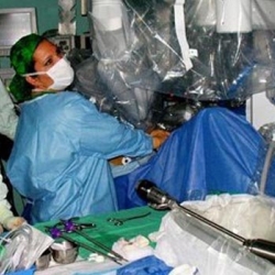 Por primera vez extirpan con éxito con cirugía robótica un tumor en la vena renal