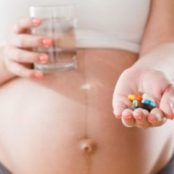 Dar antibióticos a la madre durante el parto altera la flora intestinal del bebé 