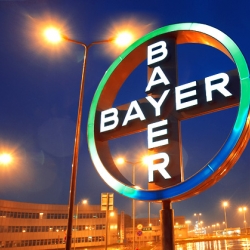 Bayer no se une a ola de fusiones